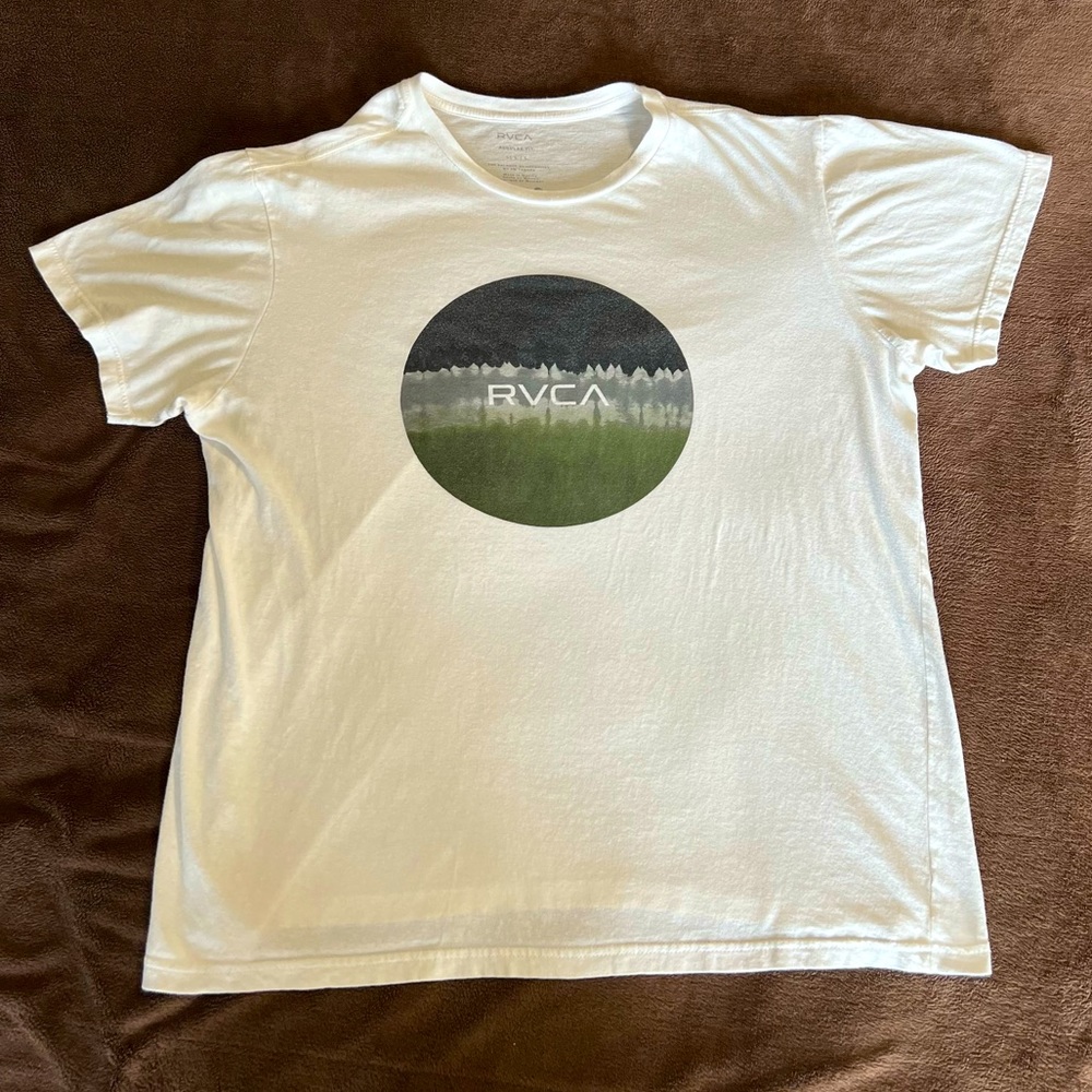 Mens RVCA White Short With logo In Short sleeve crewneck T-shirt